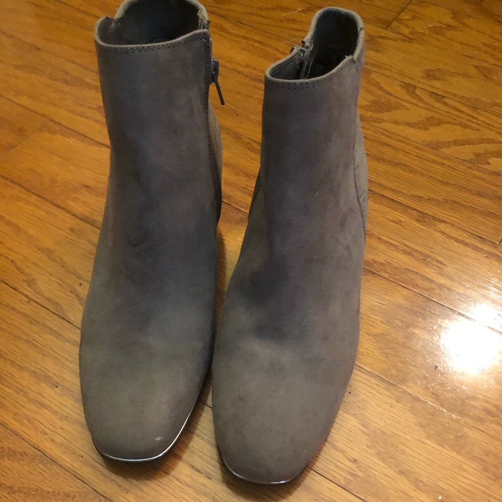 Kelly and Katie Werinna Bootie